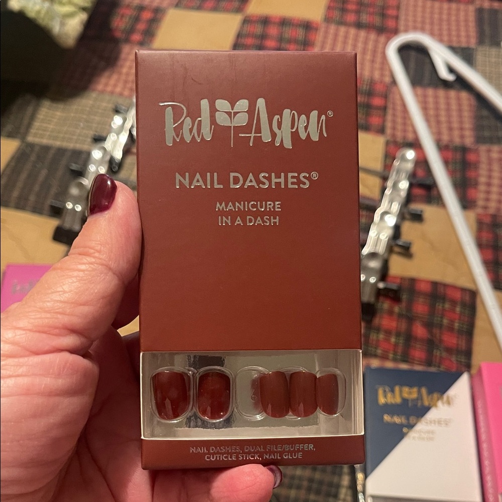 Red Aspen Nail Dashes - Burgundy